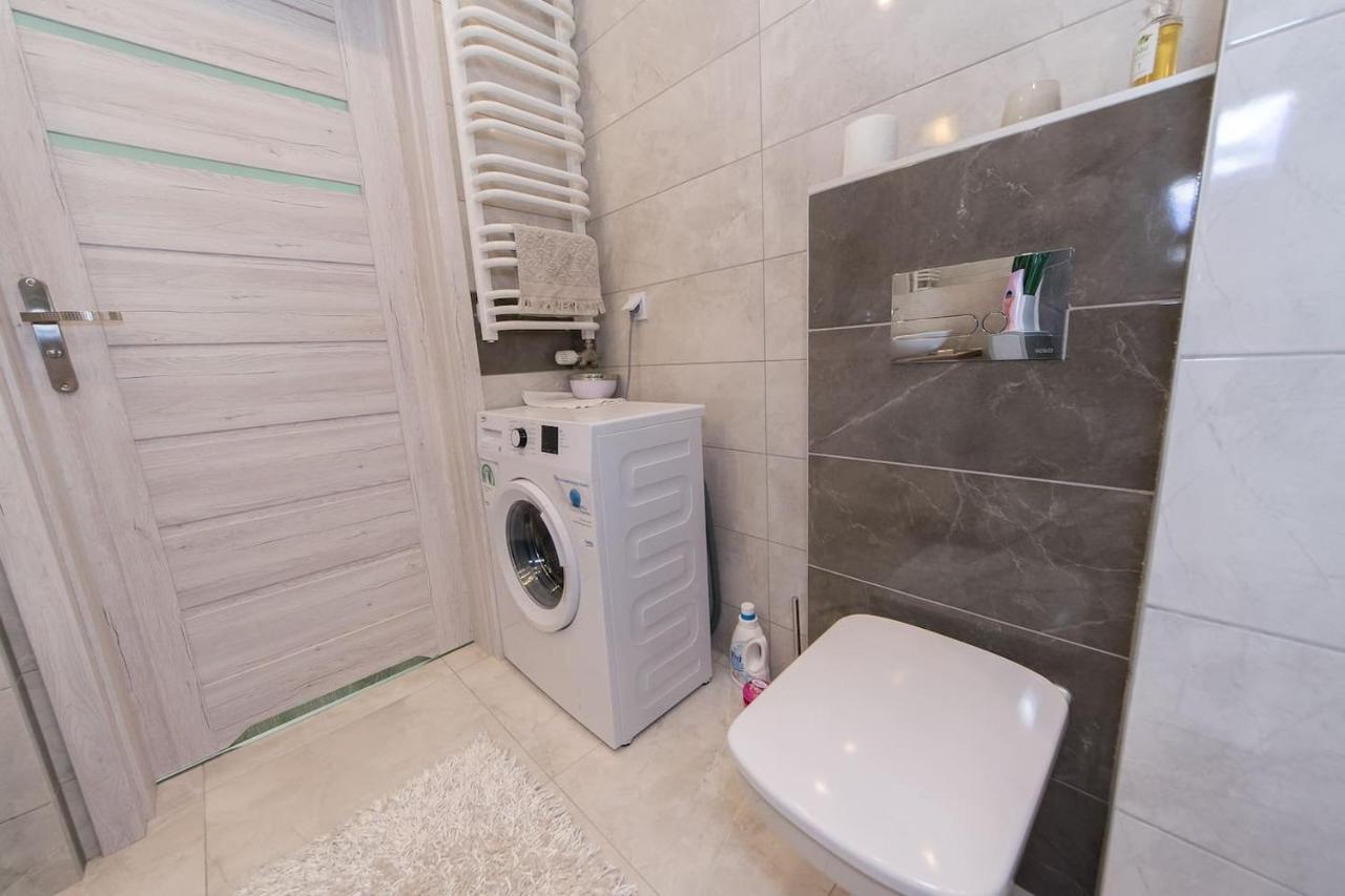 Апартаменты Cosy Studio With Private Garage P4You Pl Краков Экстерьер фото